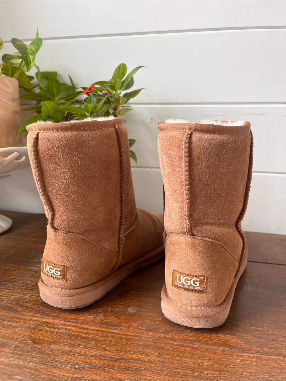 UGG classic short